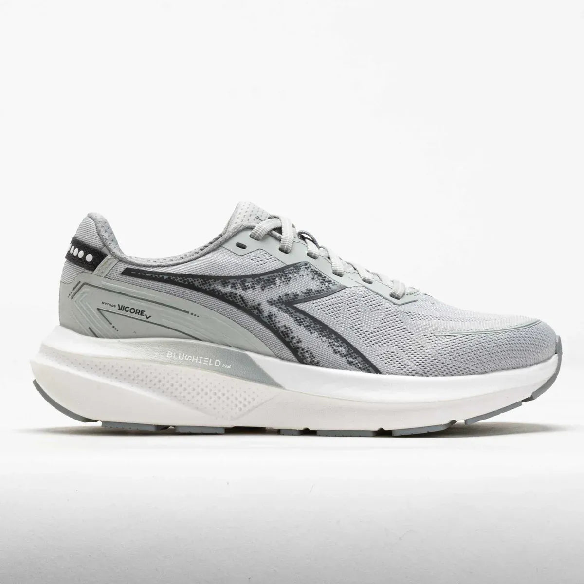 Diadora Women's Mythos Vigore V - Silver / Forged Iron