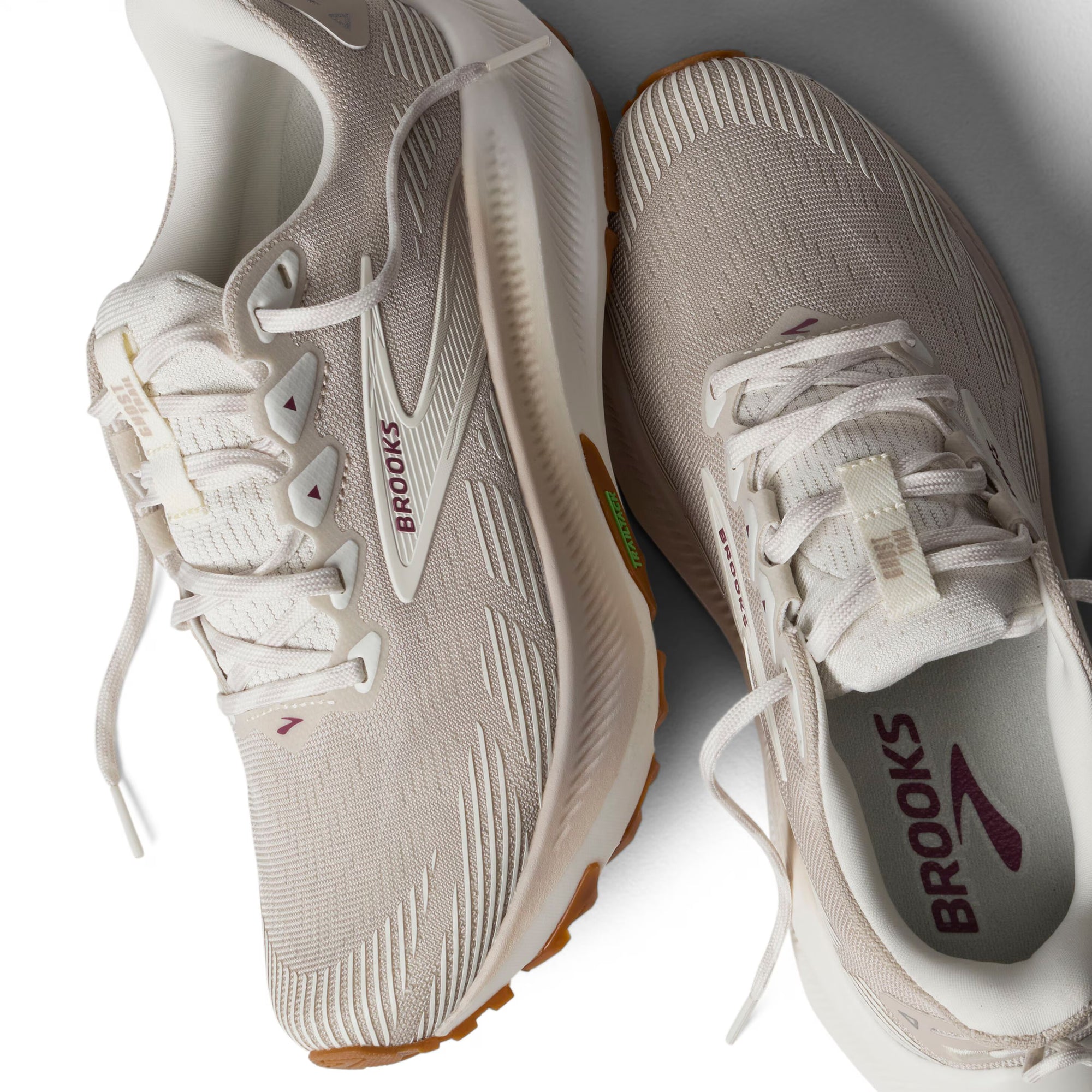Brooks Women's Ghost Trail - Coconut/Chateau/Rose