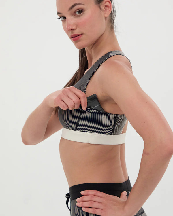 Striped Cadence™ Scoop Neck Run Bra - Black w Chalk