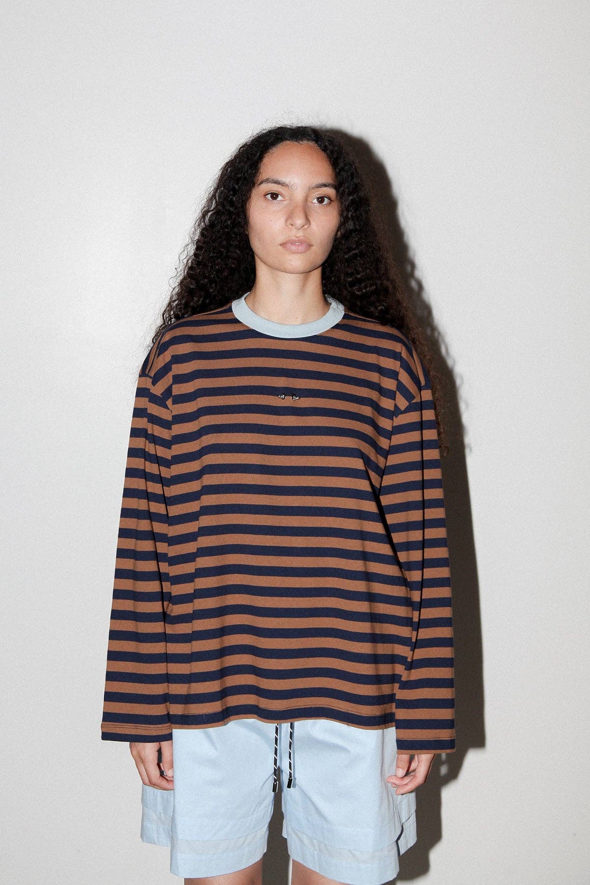 KkCo Striped Box Tee in Bark & Navy Stripe