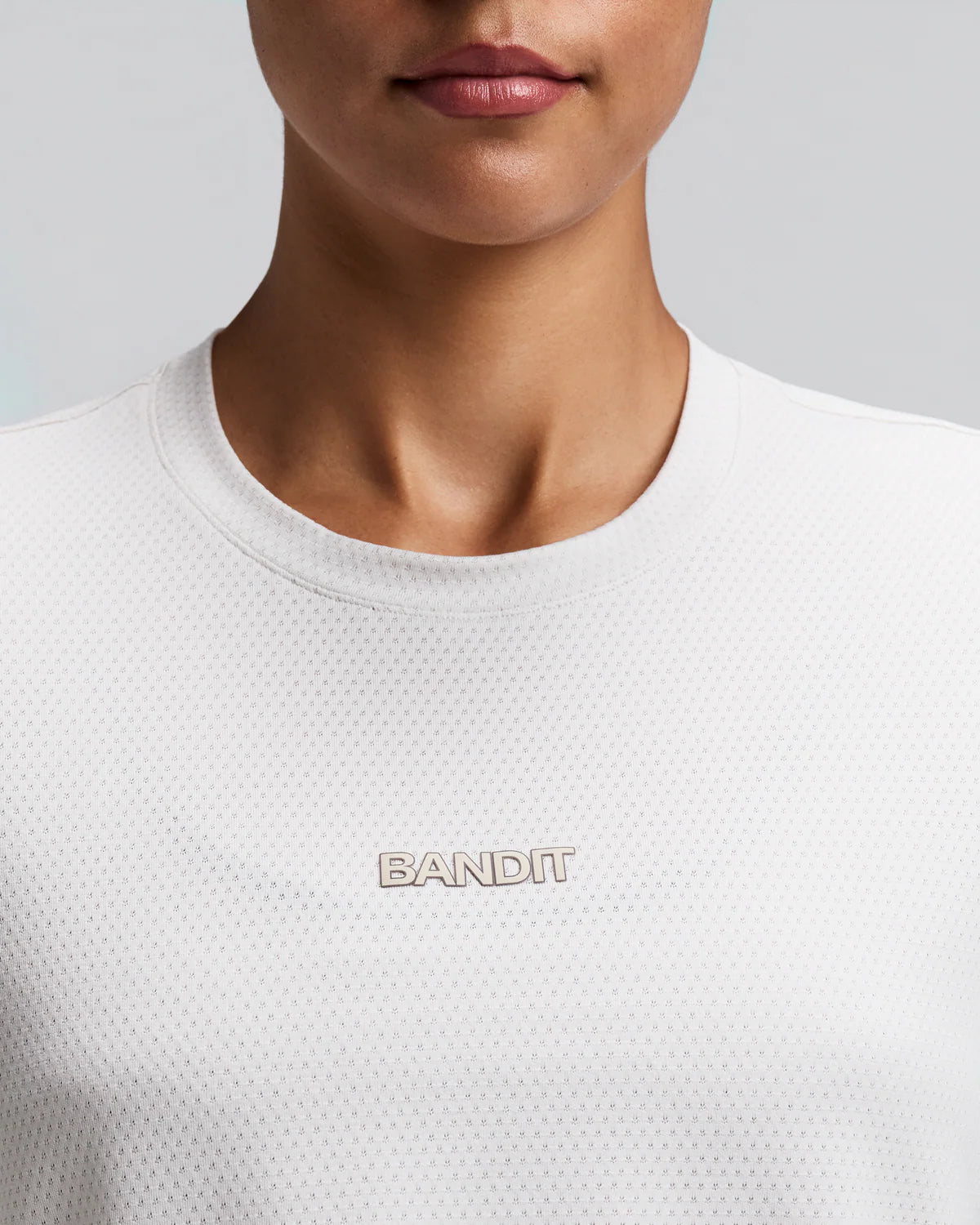 Bandit Women's Micromesh™ Cropped Run Tee - Plaster