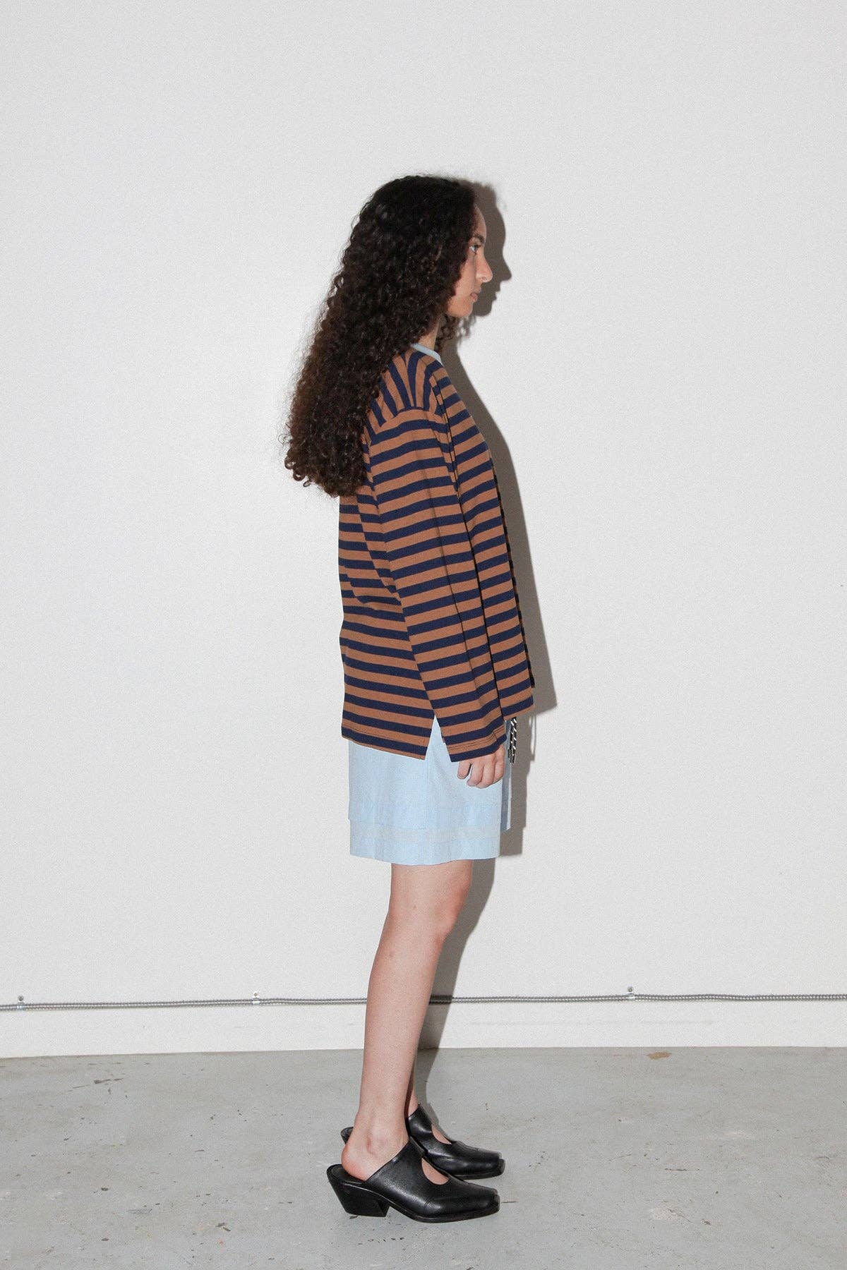 KkCo Striped Box Tee in Bark & Navy Stripe