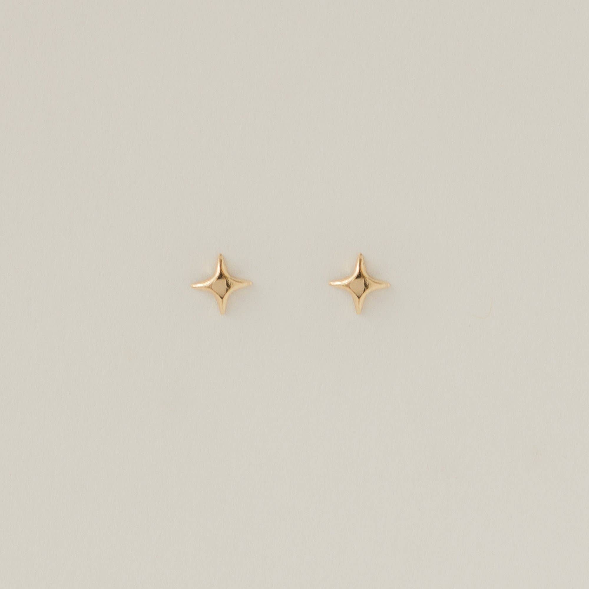 Merewif Falling Star Studs - 14k