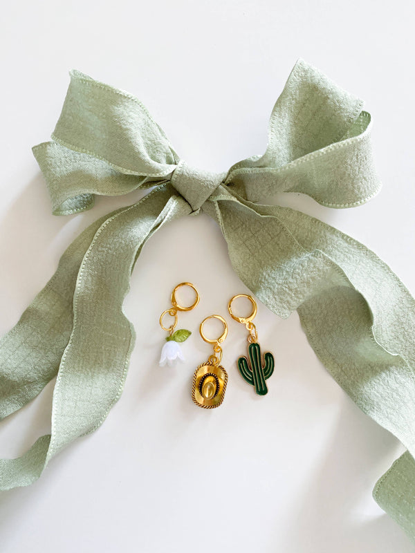 Leo + Lee Shoe Charm and Lace Sets