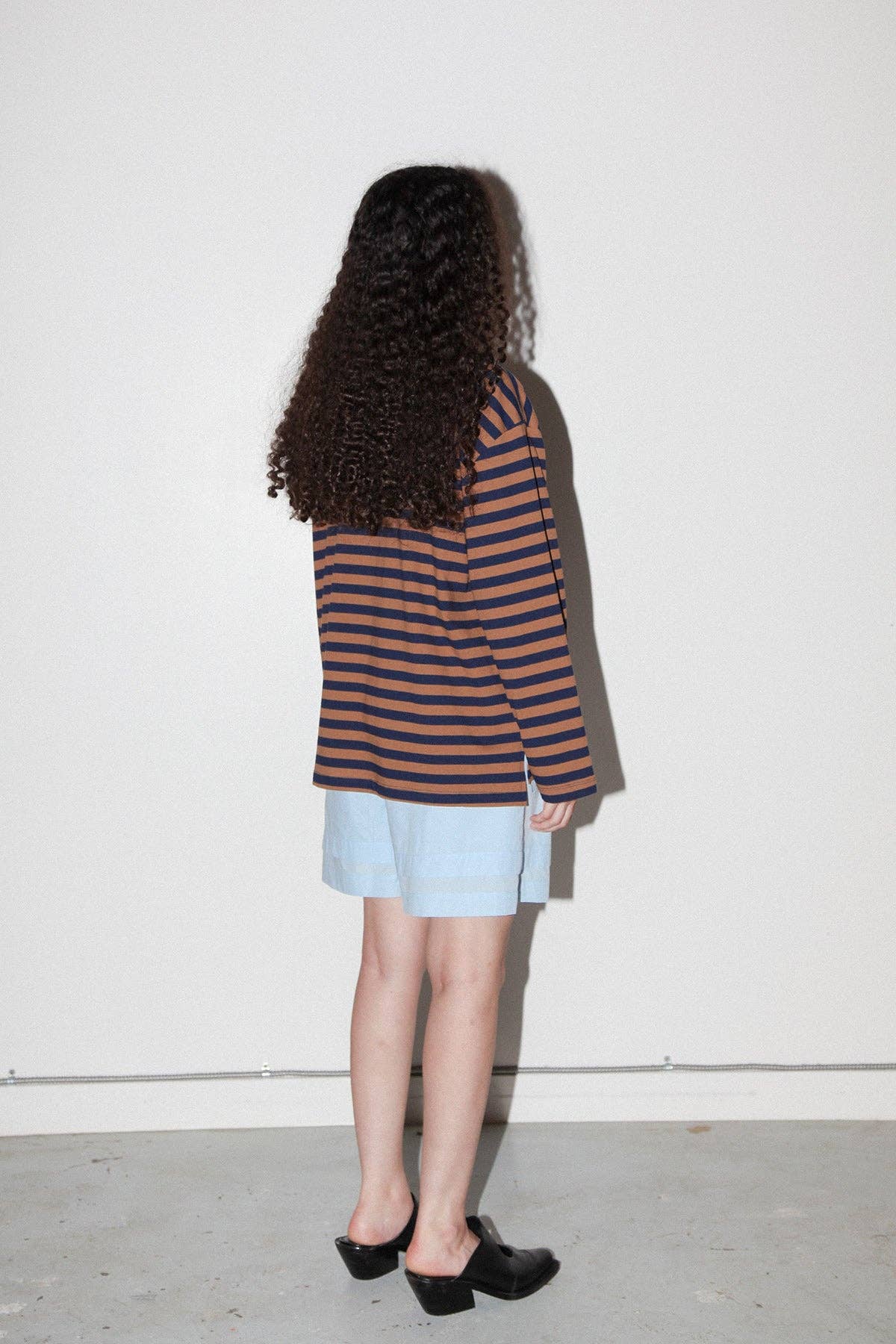 KkCo Striped Box Tee in Bark & Navy Stripe