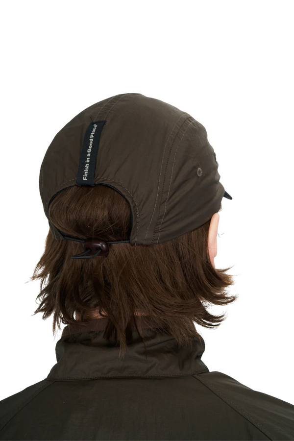 UNNA Smiles Run Cap - Wren Brown