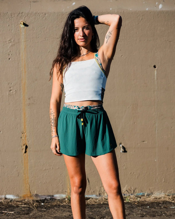 Dust Women's Trail Crop - Leaf