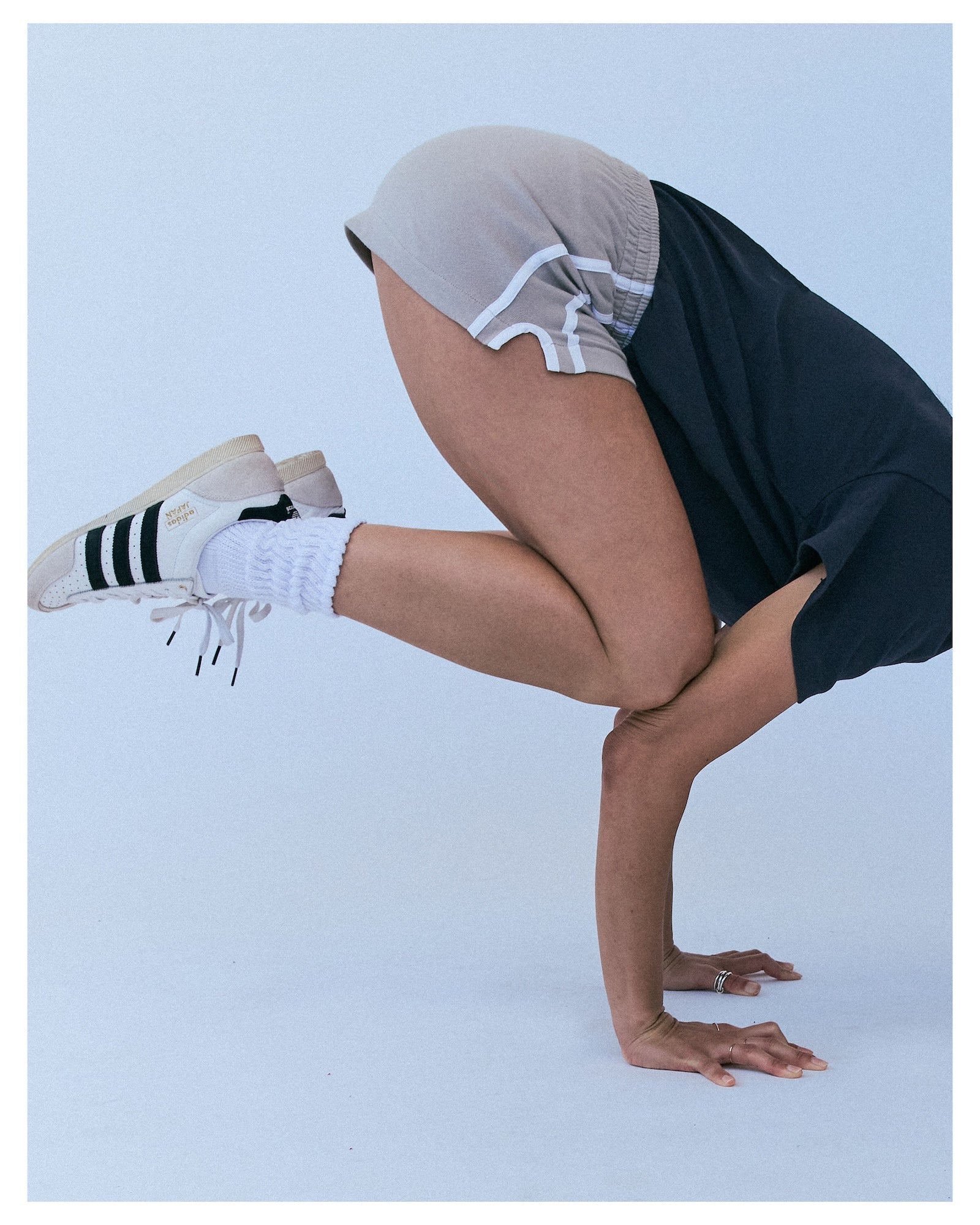 h-o-r-s-e the short short - grey