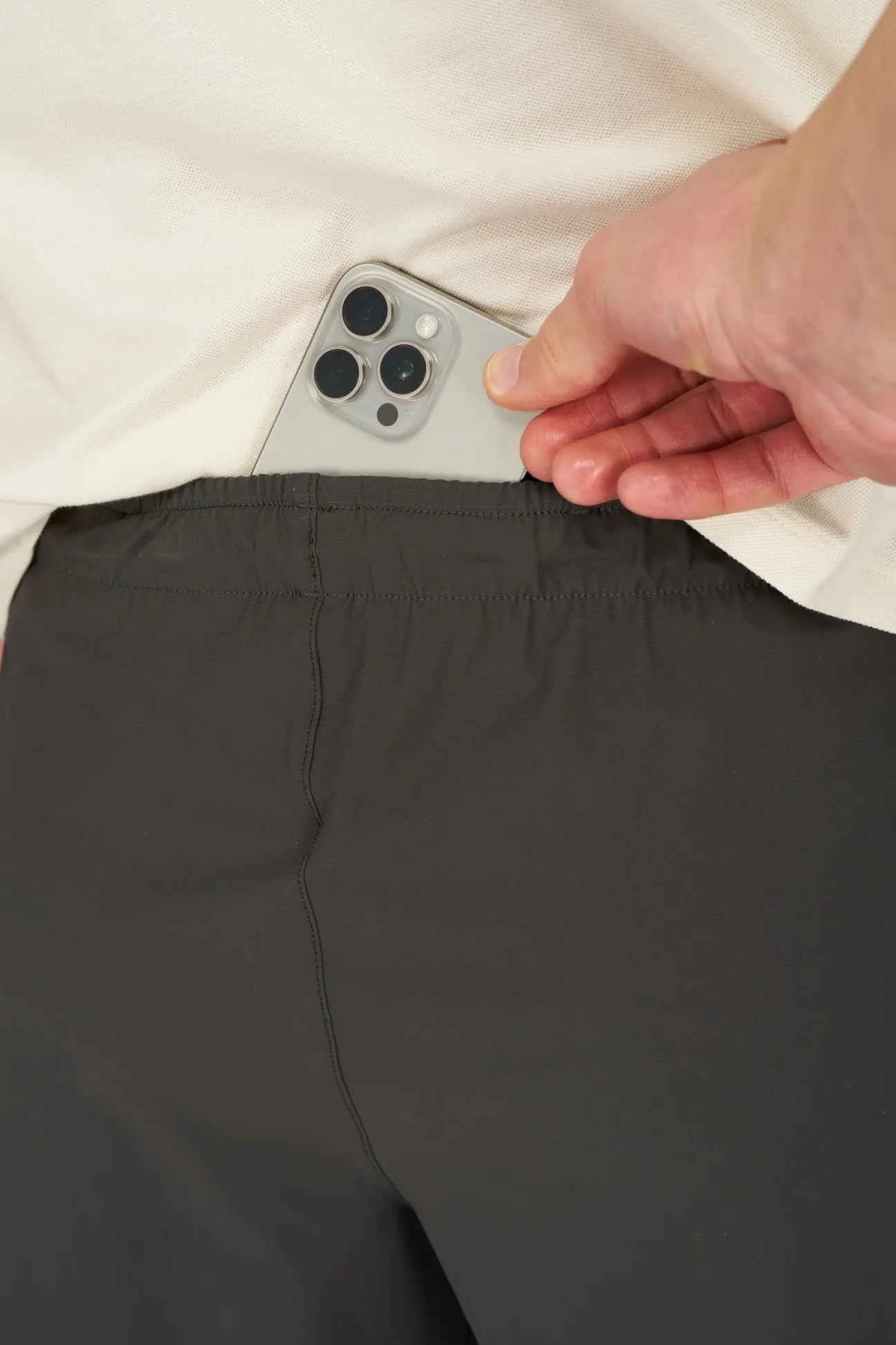 UNNA Men's Tempo Shorts - Dark Grey