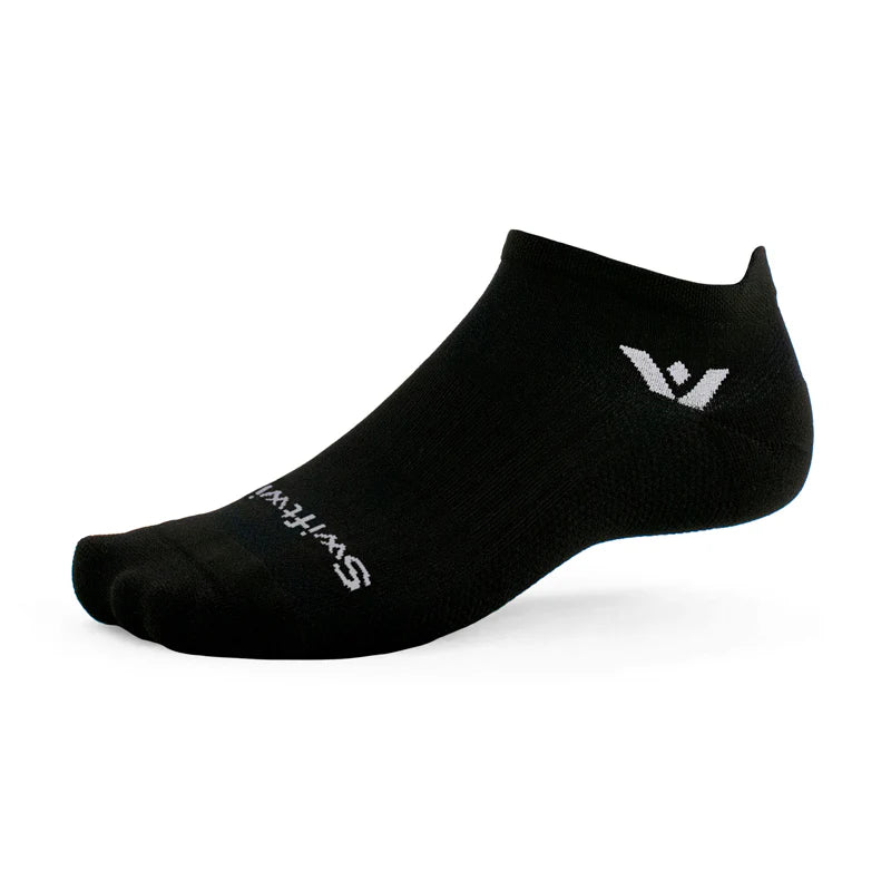 Swiftwick Aspire No Show - Cricuit Black