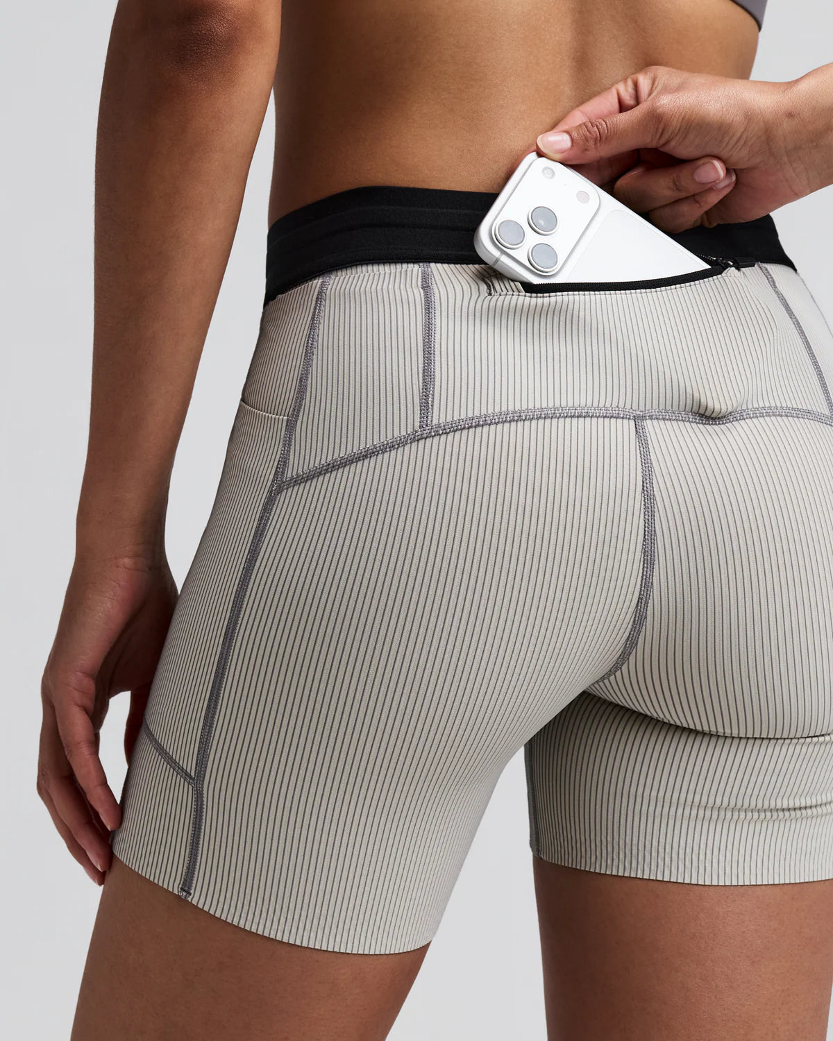 Bandit Women's Striped Cadence™ 5" Compression Shorts - Plaster / Slate
