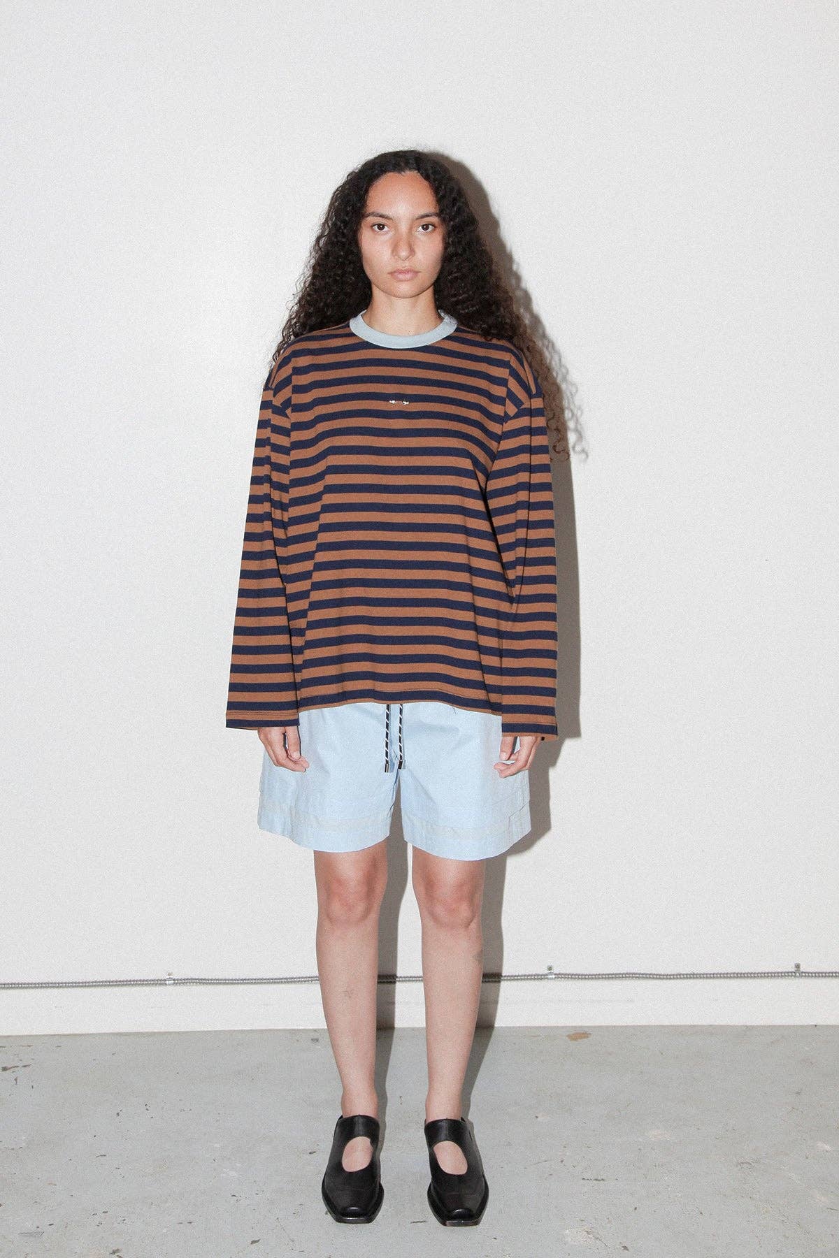 KkCo Striped Box Tee in Bark & Navy Stripe