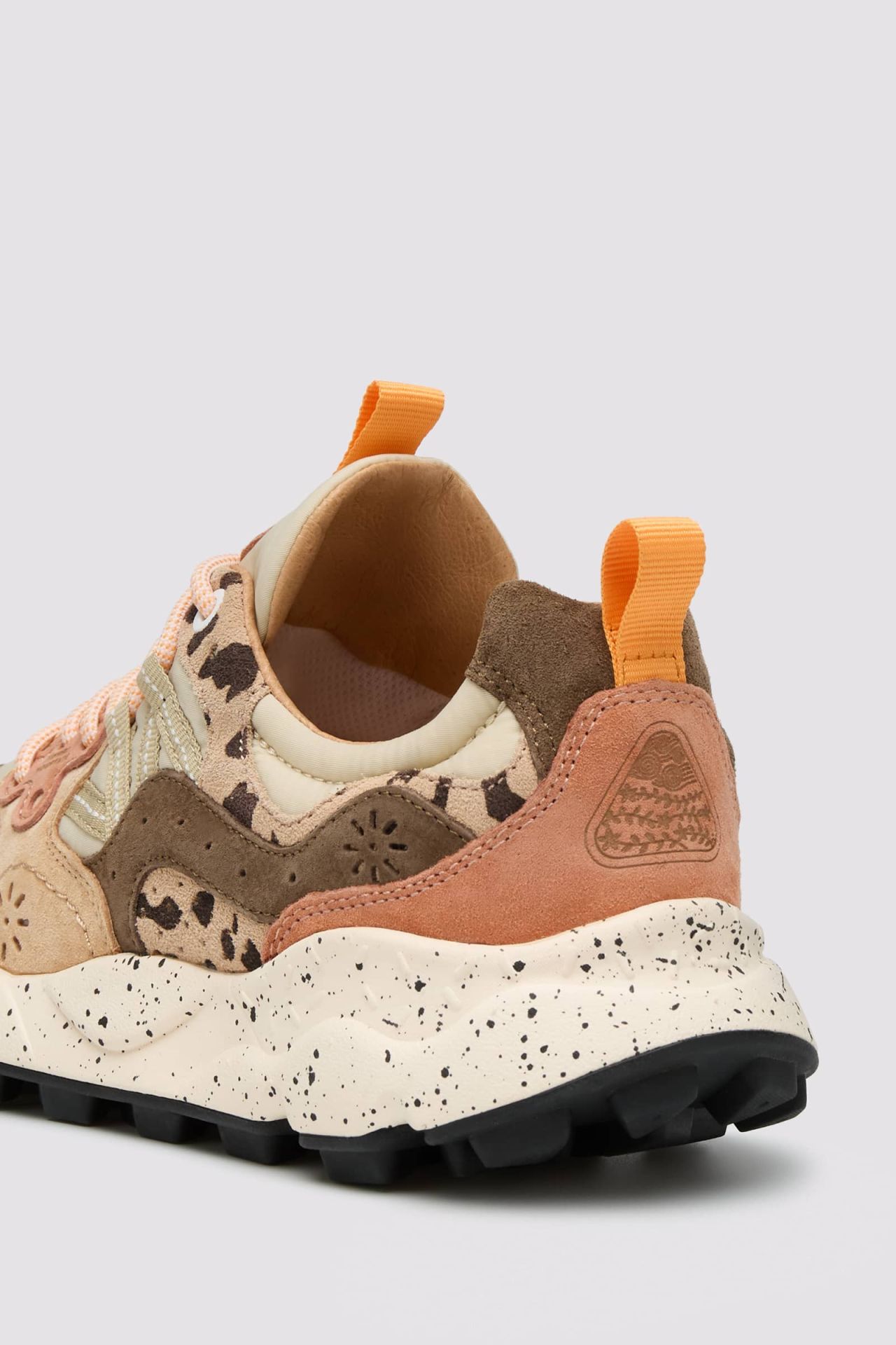 Flower Mountain Yamano 3 - Beige/Brown