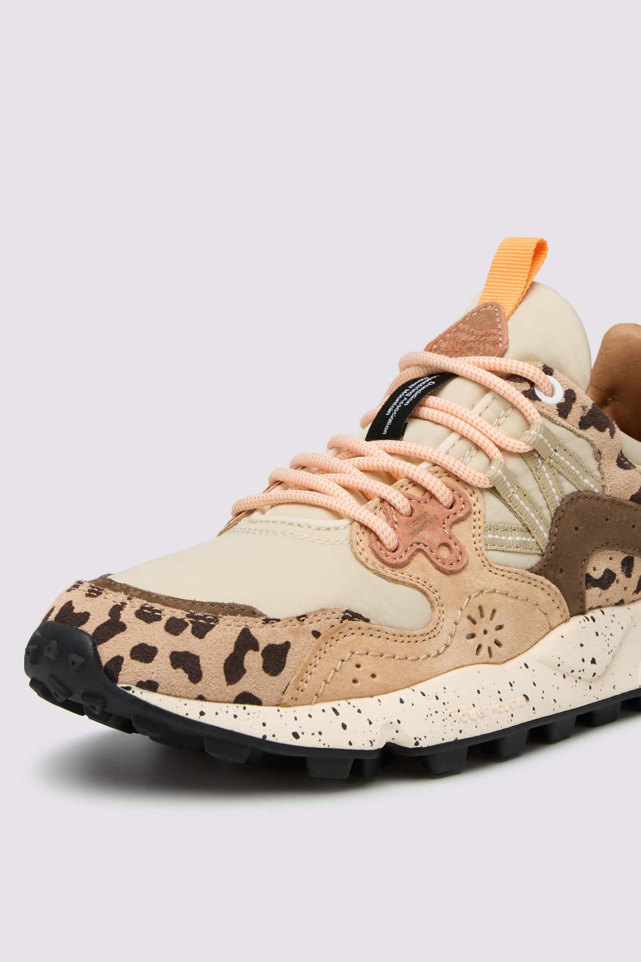 Flower Mountain Yamano 3 - Beige/Brown