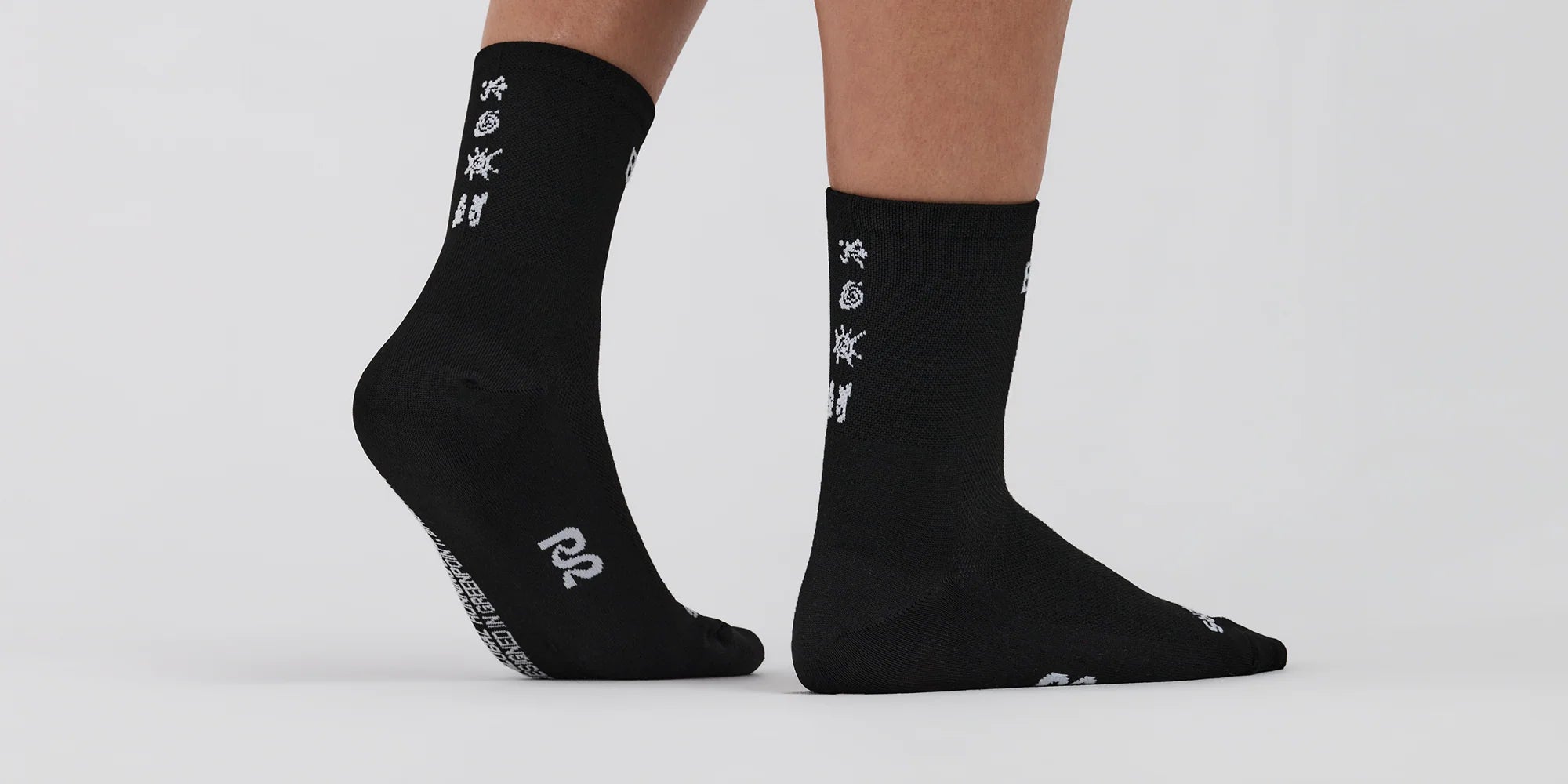 Bandit Lite Run™ Spring Motif Quarter Socks - Black / White