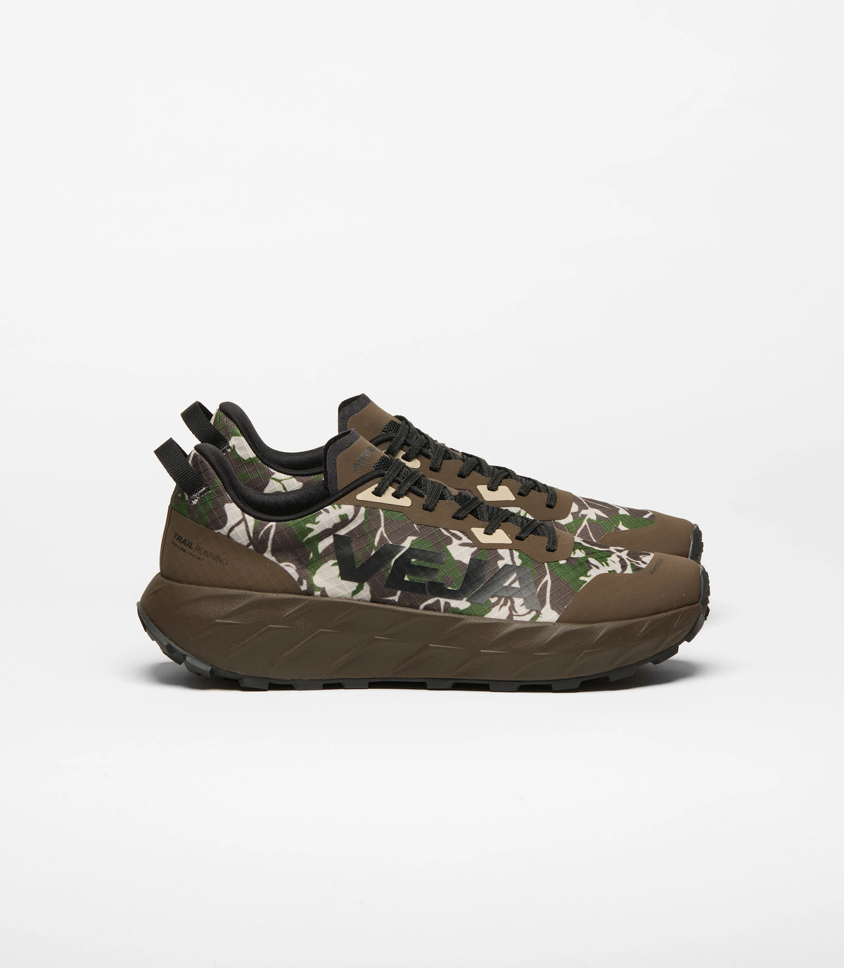 VEJA Harpie Trail Aeroshell Floral Camo